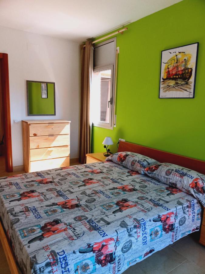 Chalet Amplio Con Jardin Y Zona Barbacoa. Реус Екстериор снимка