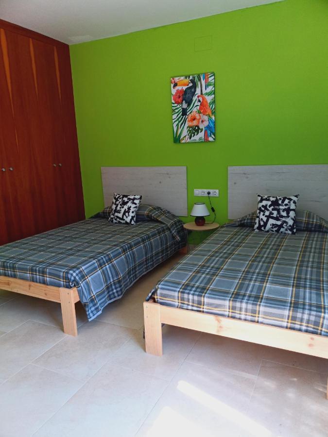 Chalet Amplio Con Jardin Y Zona Barbacoa. Реус Екстериор снимка